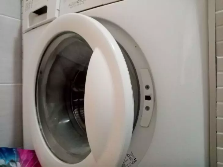 Ușa mașinii de spălat este blocată și nu se deschide în niciun fel? Și încercați aceste moduri dovedite tehnică