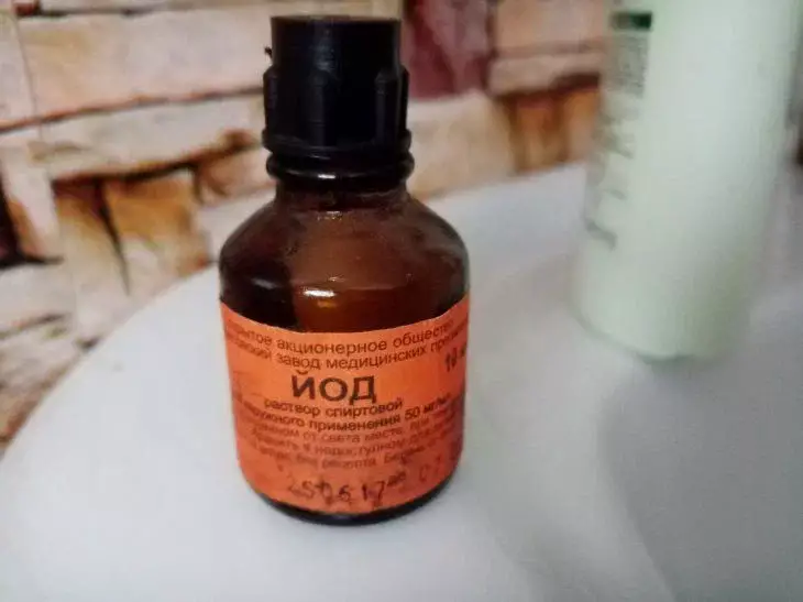 Cum să curățați toaleta cu iod: este mai bun decât multe mijloace cumpărate Iod