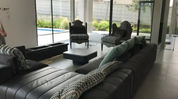 Decât produsele Cliners Wash Piele: în loc de o cârpă, trebuie să folosiți un articol dintr -un garderobă pentru femei Mobilier
