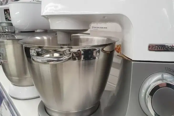 Cum să curățați echipamentele de bucătărie pentru a -și extinde durata de viață: trucuri de la gospodinele sovietice Mixer