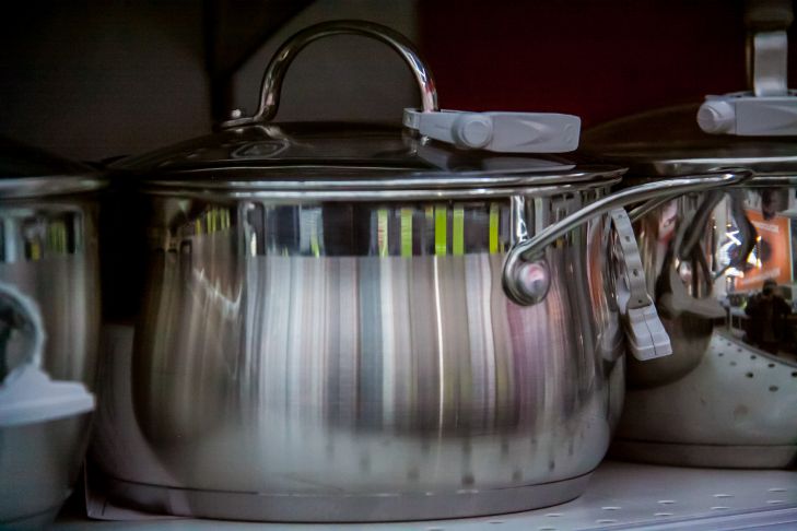 Acest condiment va salva o tigaie arsă: adăugați -o în apă și va fi surprins de rezultat oală