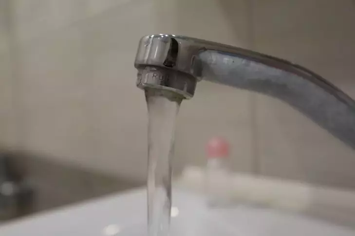 Cum să verificați calitatea apei acasă: moduri simple robinet
