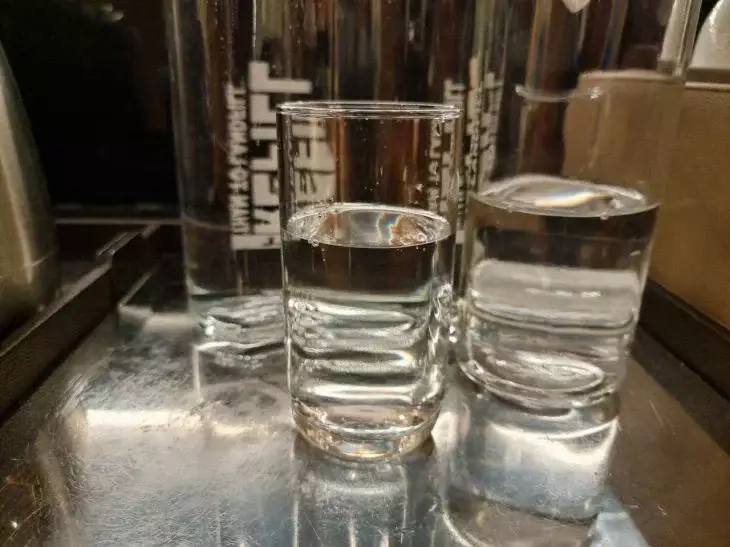 Ochelari murdari? Acest hack de viață va face vase de cristal în 3 secunde Ochelari