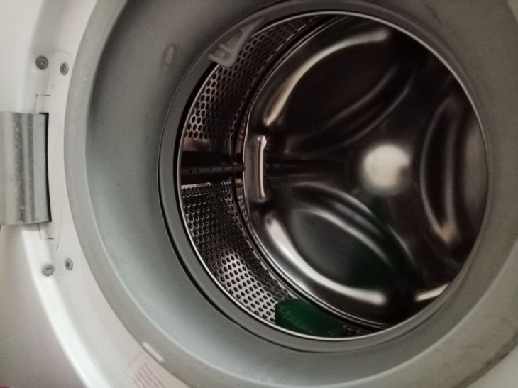 De ce să puneți o minge de tenis într -o mașină de spălat? Secretul lucrurilor pufoase Spălat