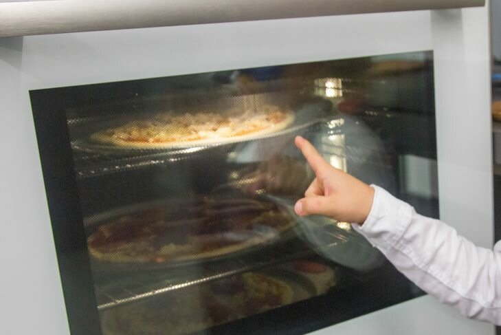 Cuptorul murdar este secretul tău de curățenie perfectă în interior Cuptor