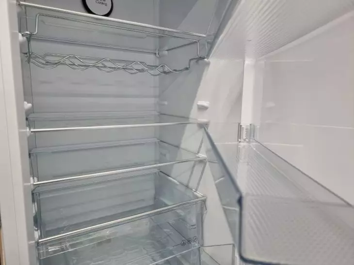 De ce să puneți o monedă în frigider: un test simplu despre care ar trebui să o știe fiecare amantă frigider