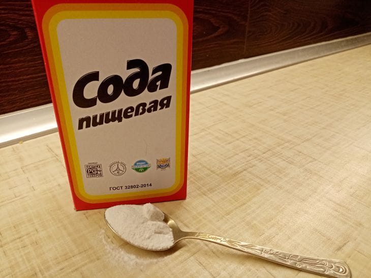 Chimie împotriva lui Nagar - secolul trecut: Cum soda funcționează minuni cu feluri de mâncare arse sifon