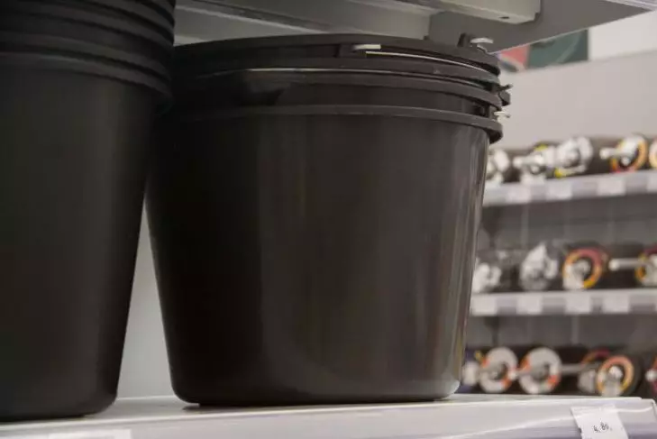 Cum să scapi de mirosul din găleata de gunoi: terenuri de cafea păzește curățenia Găleți